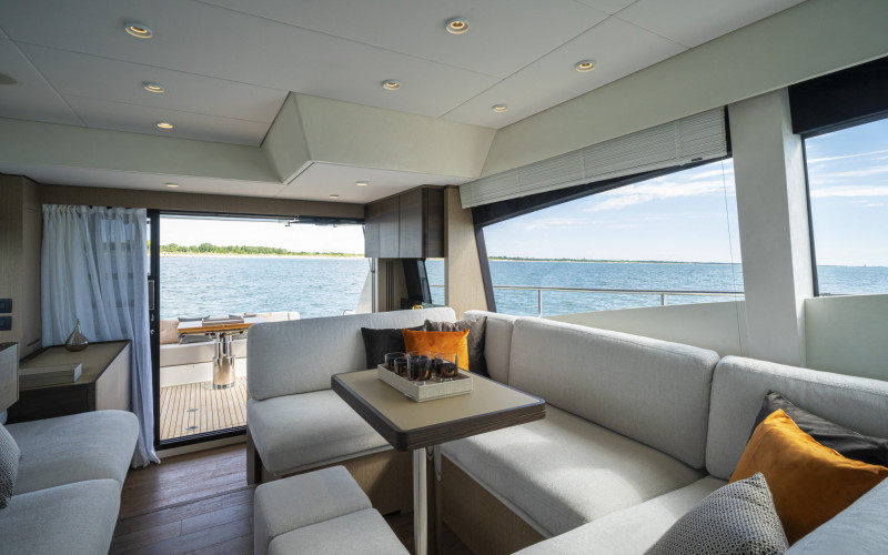 Ferretti Yachts 500