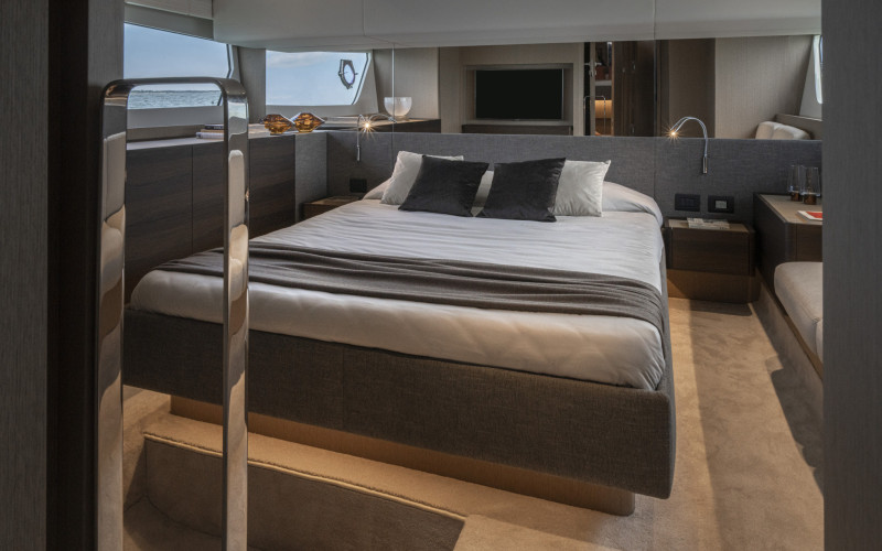 Ferretti Yachts 500