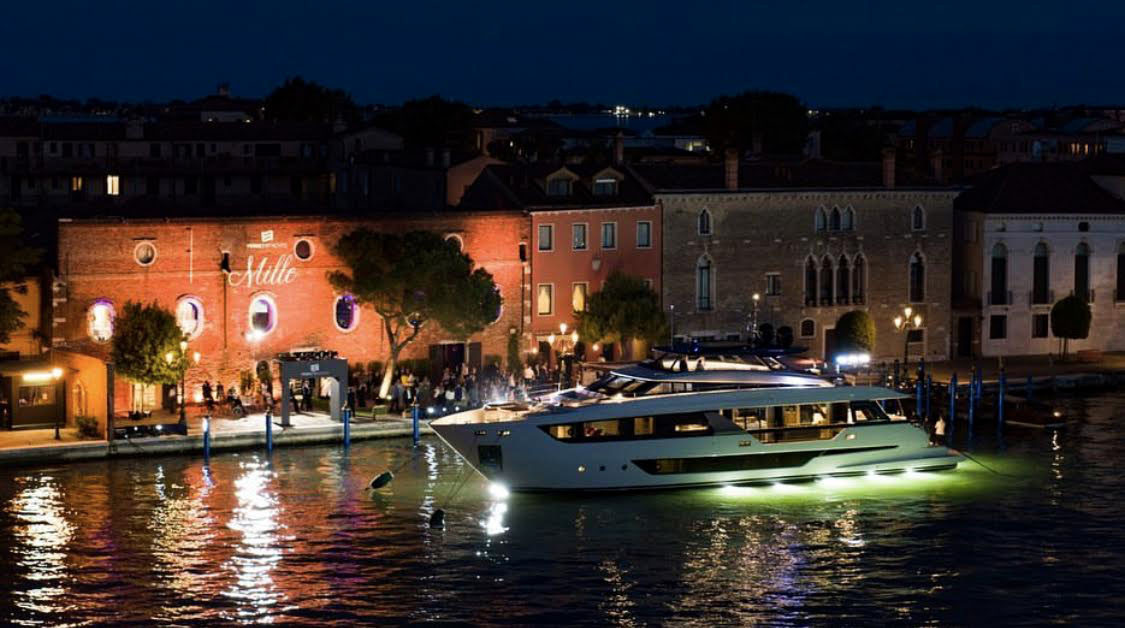 World premiere: Ferretti Yachts 1000