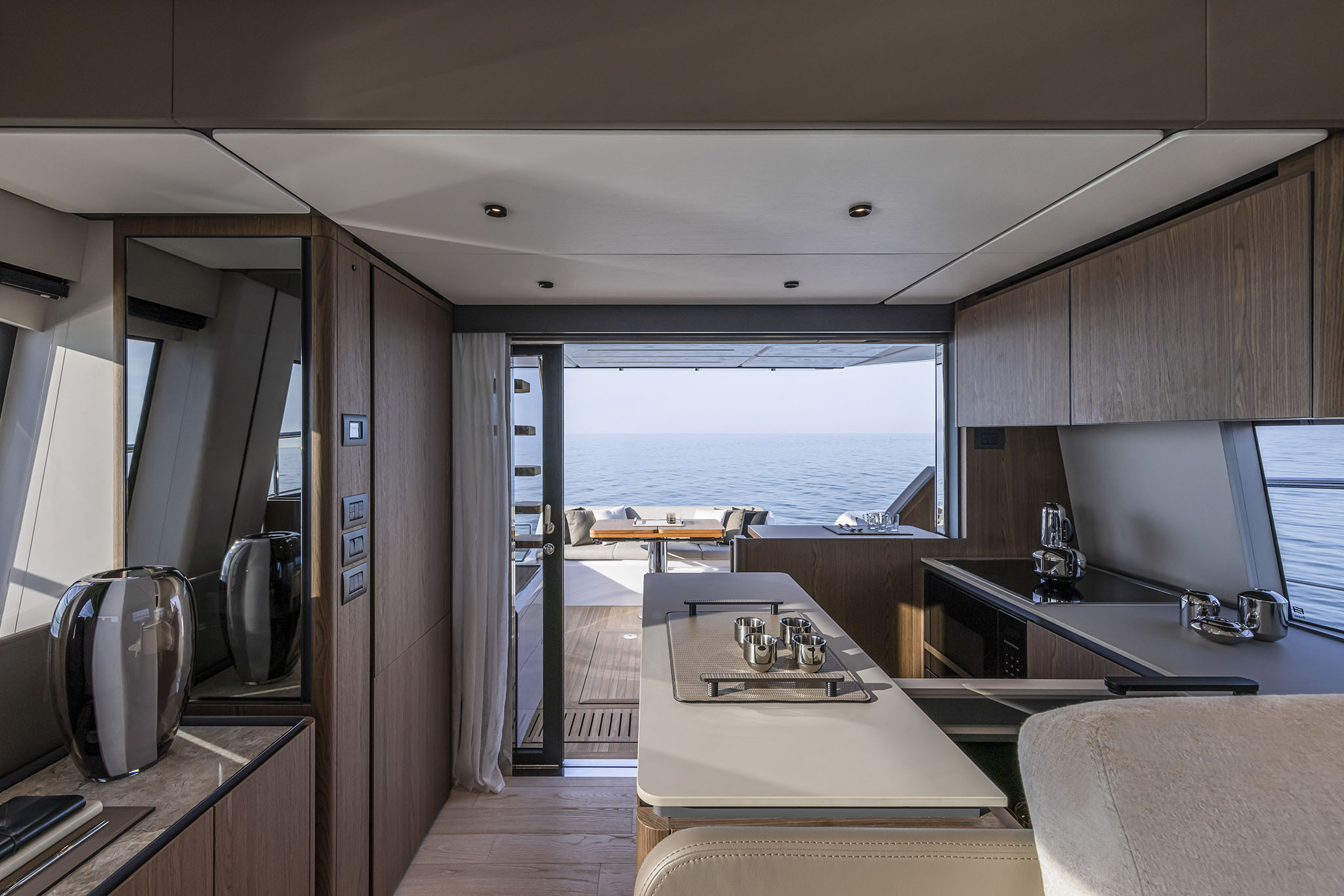 FERRETTI YACHTS 580 - NEW YACHT - ABYS YACHTING - INTERIOR 2