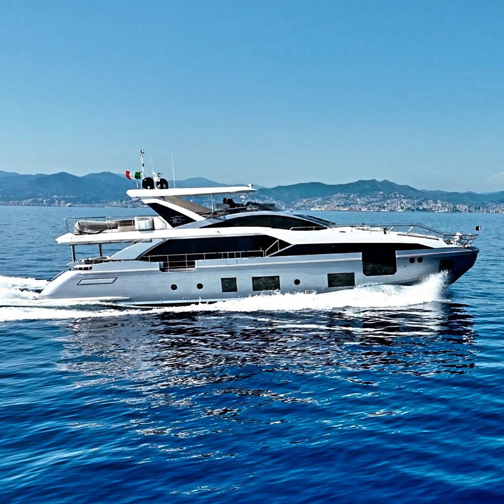 AZIMUT 27 GRANDE METRI