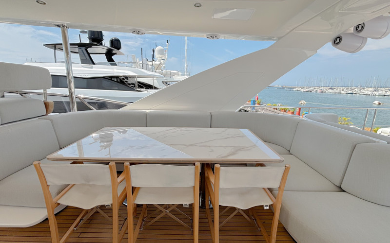 AZIMUT 27 GRANDE METRI