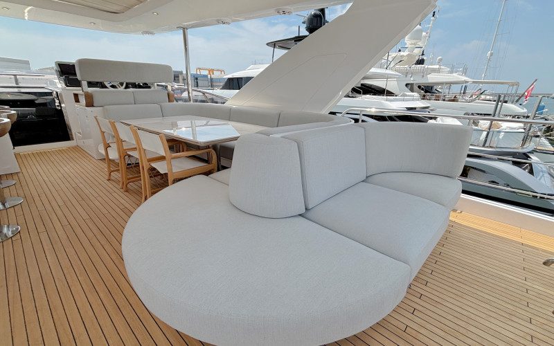 AZIMUT 27 GRANDE METRI
