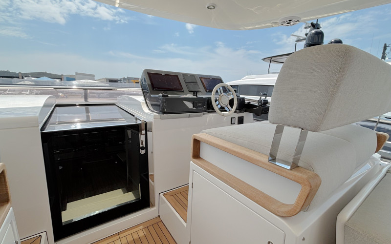 AZIMUT 27 GRANDE METRI
