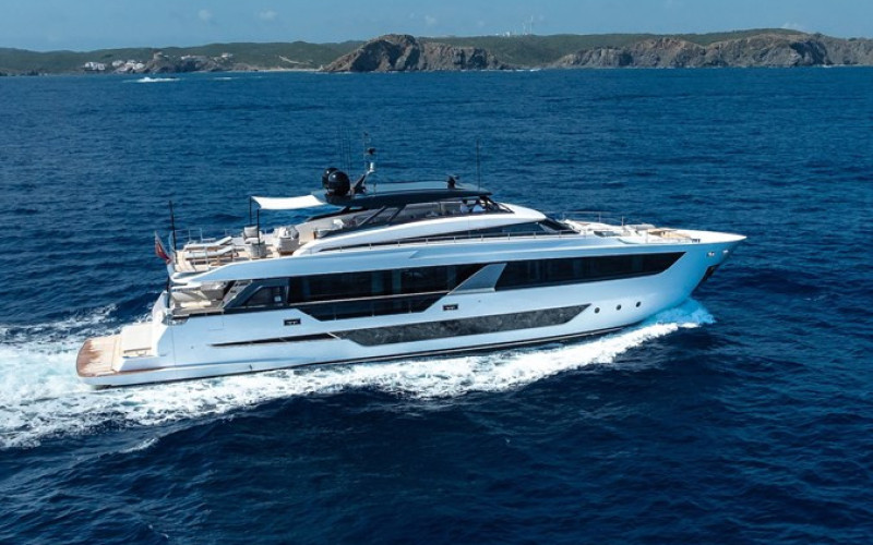 FERRETTI YACHTS 1000 FREYA