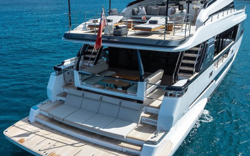 FERRETTI YACHTS 1000 FREYA