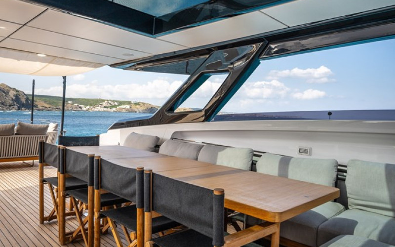 FERRETTI YACHTS 1000 FREYA