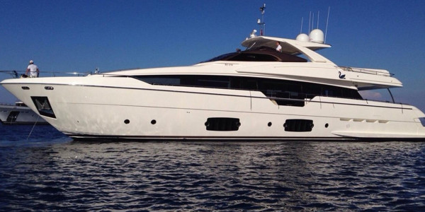 FERRETTI YACHTS 960 WHITE SWAN