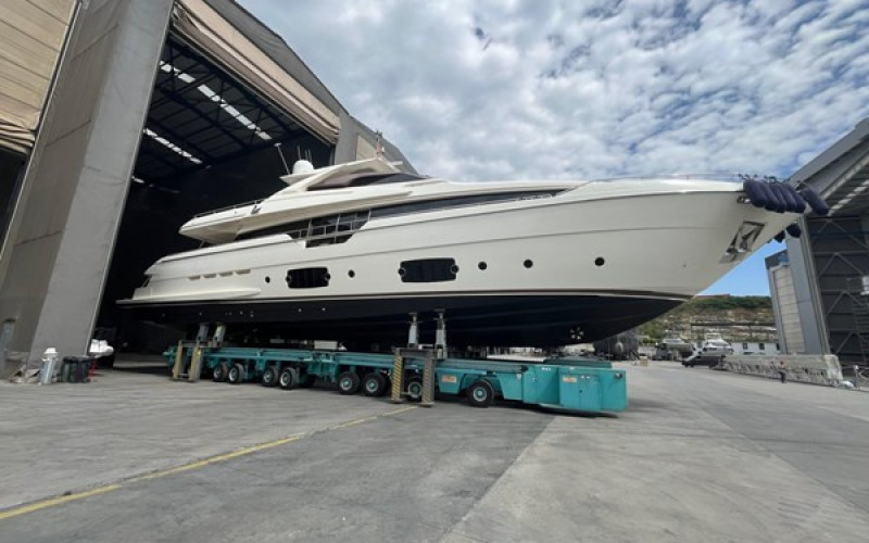 FERRETTI YACHTS 960 WHITE SWAN