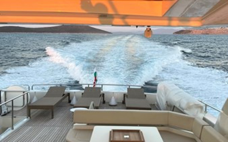 FERRETTI YACHTS 960 WHITE SWAN