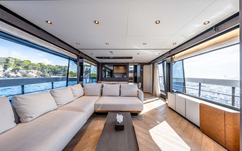 FERRETTI YACHTS 800