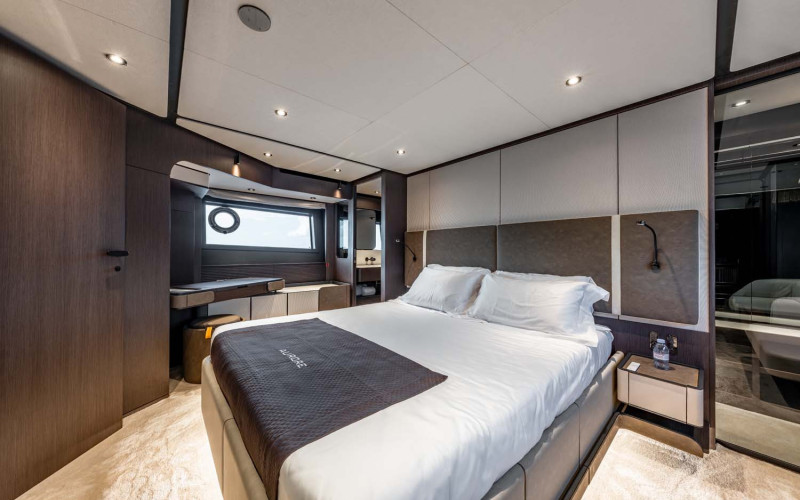FERRETTI YACHTS 800