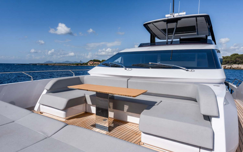 FERRETTI YACHTS 800