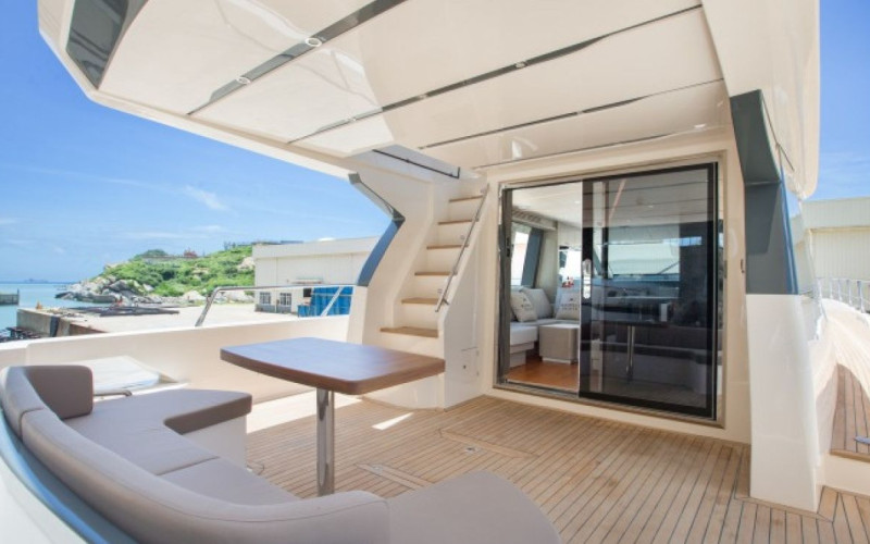 FARADAY YACHTS MAXWELL 64