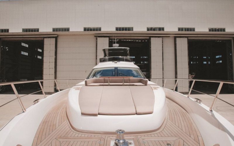FARADAY YACHTS MAXWELL 64