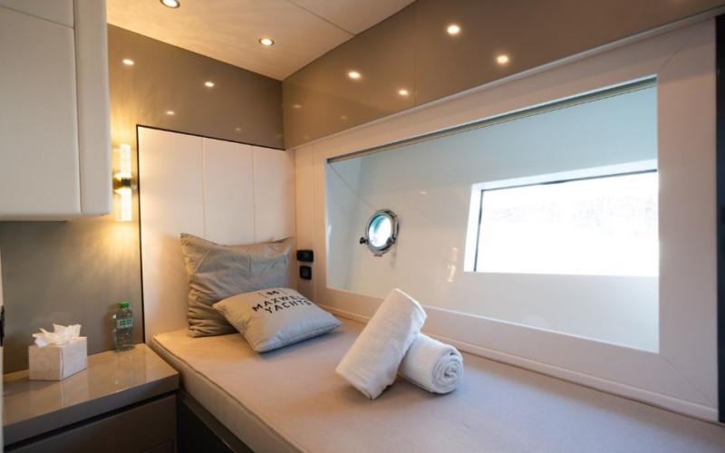 FARADAY YACHTS MAXWELL 64