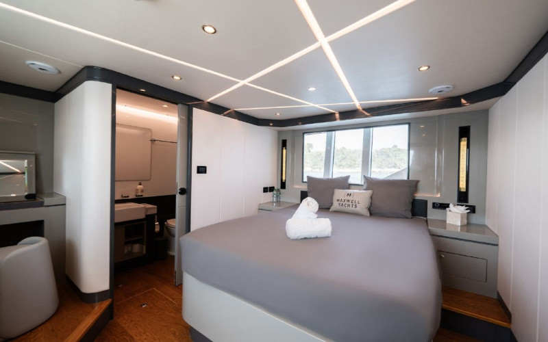 FARADAY YACHTS MAXWELL 64