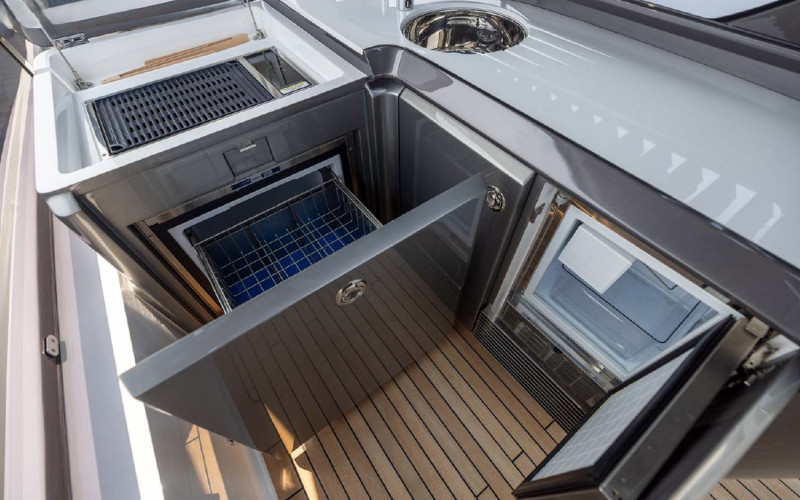 PRINCESS YACHTS