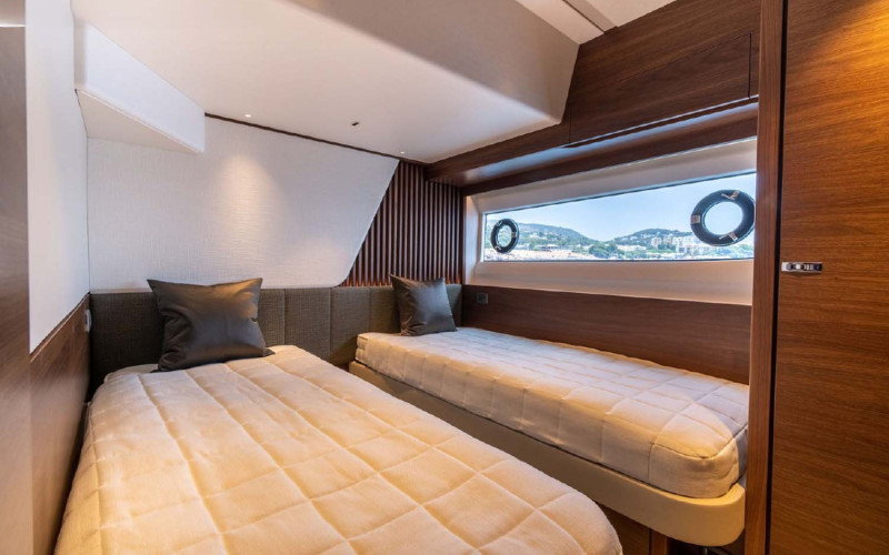 PRINCESS YACHTS