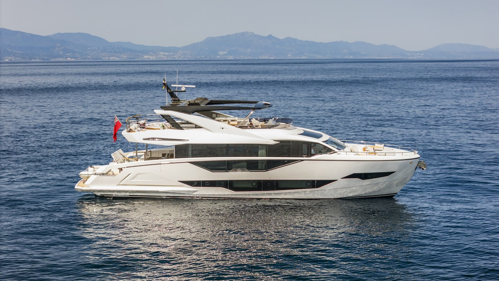 SUNSEEKER 90 OCEAN W OF JERSEY