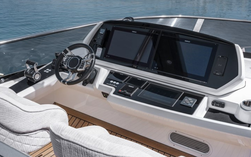 SUNSEEKER 90 OCEAN W OF JERSEY