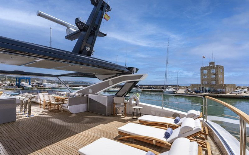 SUNSEEKER 90 OCEAN W OF JERSEY