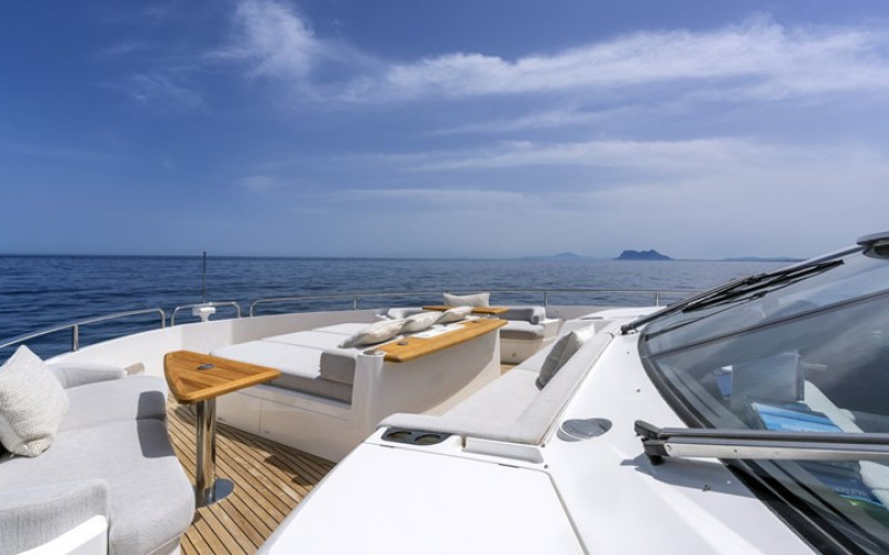SUNSEEKER 90 OCEAN W OF JERSEY