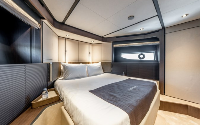 FERRETTI YACHTS AURORE