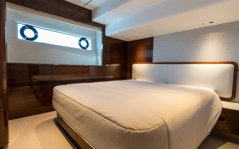 PRINCESS YACHTS S80 PRINCESS S80