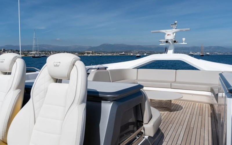 PRINCESS YACHTS S80 PRINCESS S80