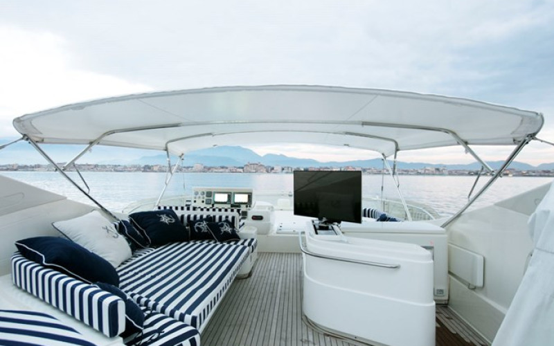 FERRETTI YACHTS LADY VICTORIA