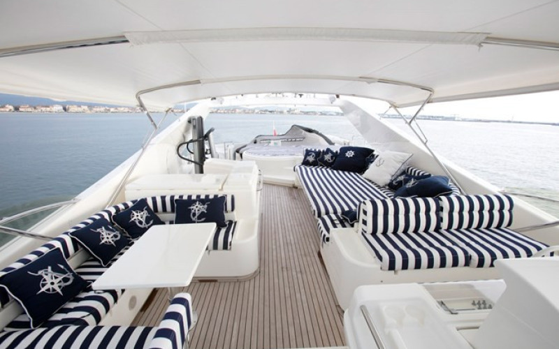 FERRETTI YACHTS LADY VICTORIA
