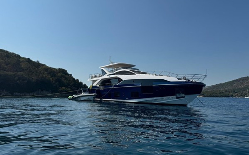 AZIMUT YACHTS GRANDE 27 METRI BETTY