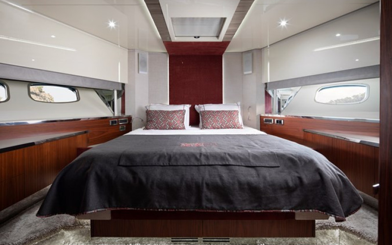 SUNSEEKER Predator 84 AMARA