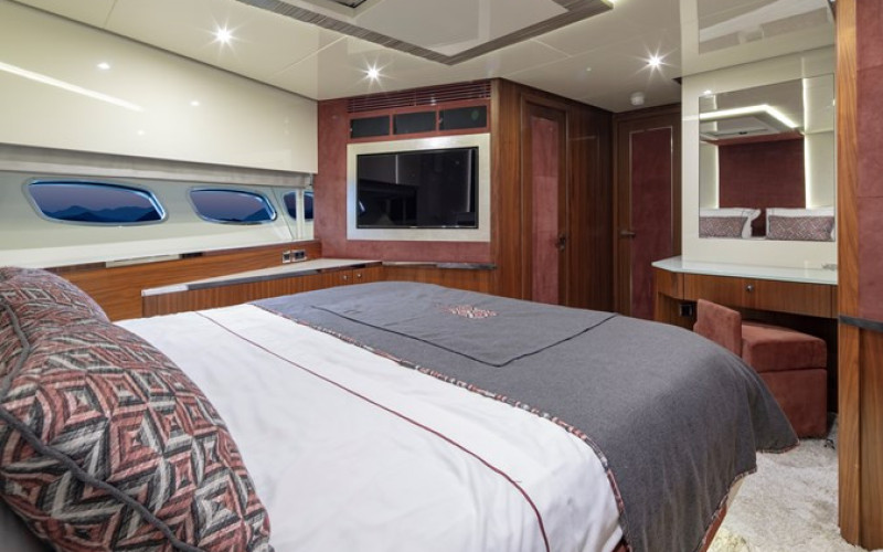 SUNSEEKER Predator 84 AMARA