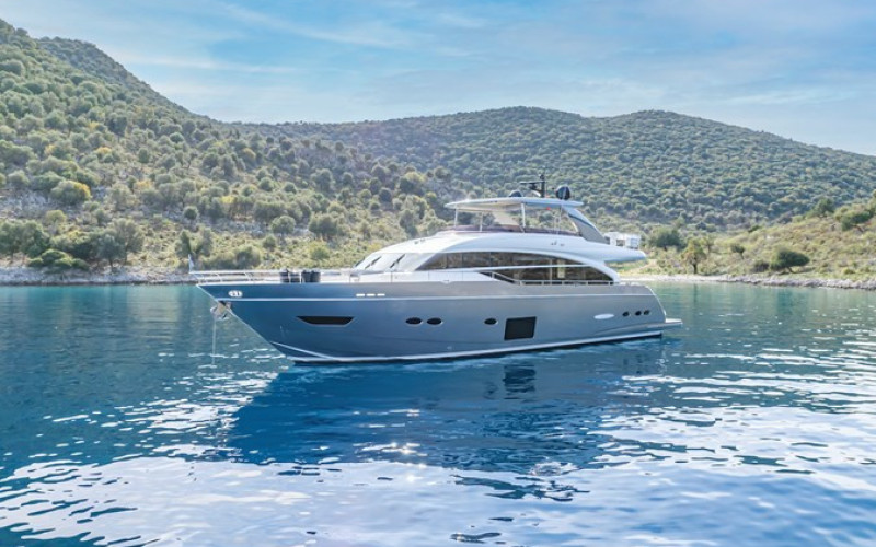 PRINCESS YACHTS 88 Motor Yacht LADY PARISA