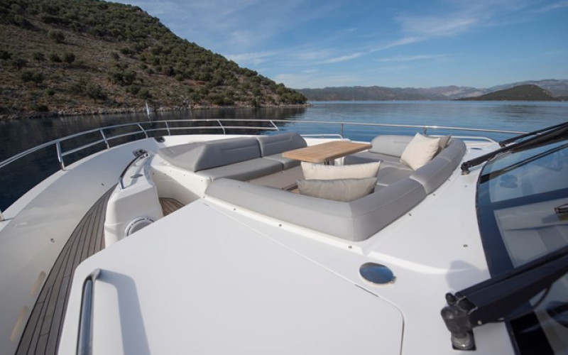 PRINCESS YACHTS 88 Motor Yacht LADY PARISA