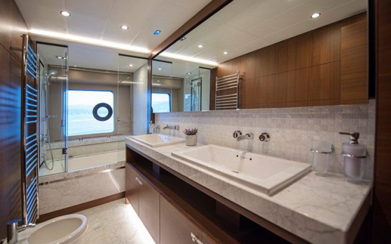 PRINCESS YACHTS 88 Motor Yacht LADY PARISA