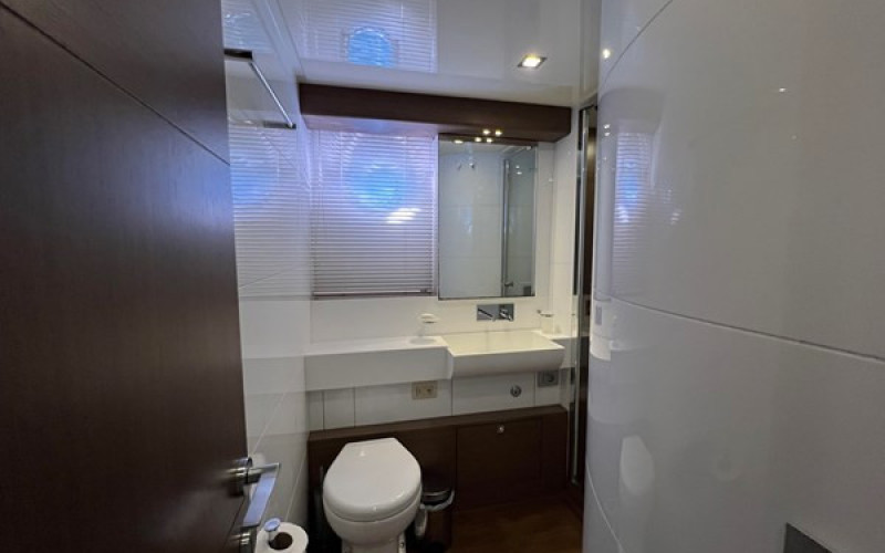 FERRETTI YACHTS Ferretti 800 NGV