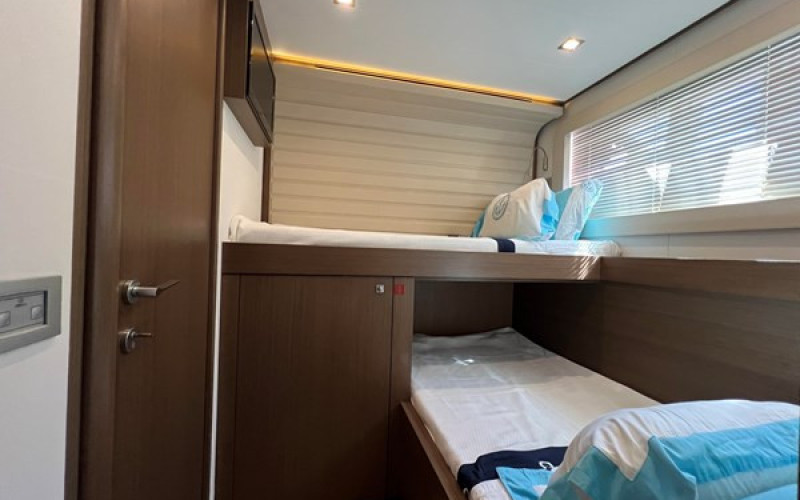 FERRETTI YACHTS Ferretti 800 NGV