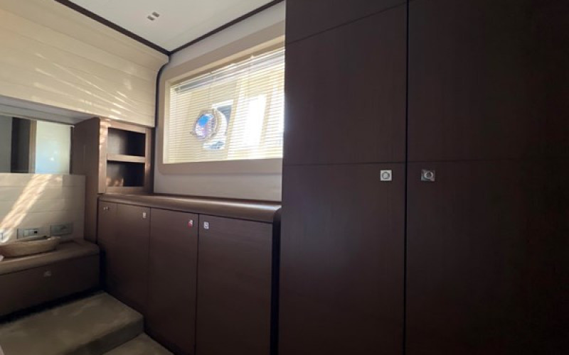 FERRETTI YACHTS Ferretti 800 NGV