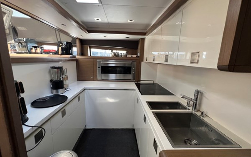 FERRETTI YACHTS Ferretti 800 NGV