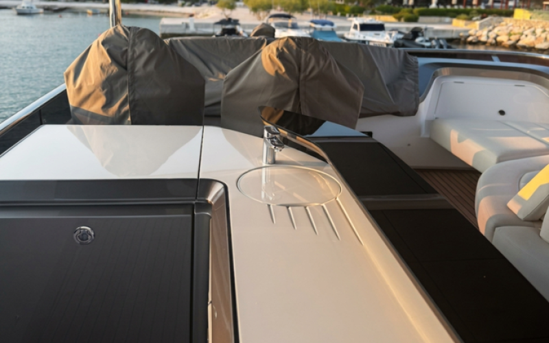 PRINCESS YACHTS Princess Y72 SOLOMON