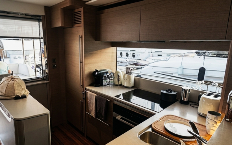 PRINCESS YACHTS Princess Y72 SOLOMON
