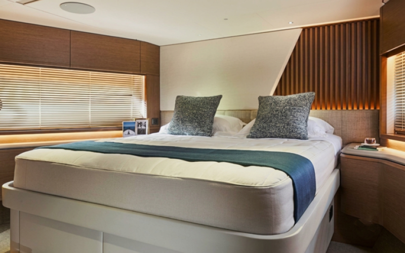 PRINCESS YACHTS Princess Y72 SOLOMON