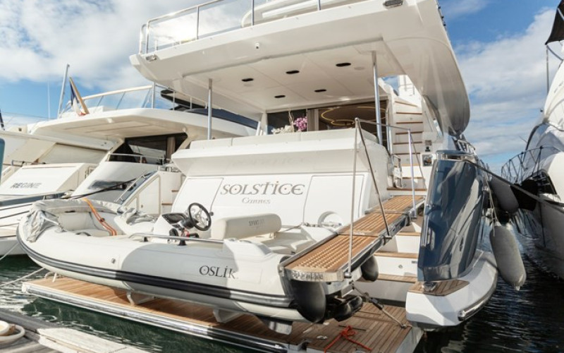 AZIMUT YACHTS Azimut 72 Flybridge SOLSTICE