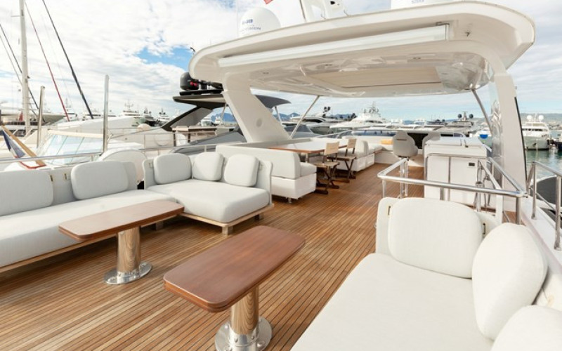 AZIMUT YACHTS Azimut 72 Flybridge SOLSTICE