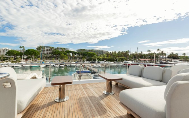 AZIMUT YACHTS Azimut 72 Flybridge SOLSTICE