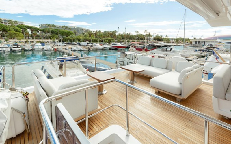 AZIMUT YACHTS Azimut 72 Flybridge SOLSTICE