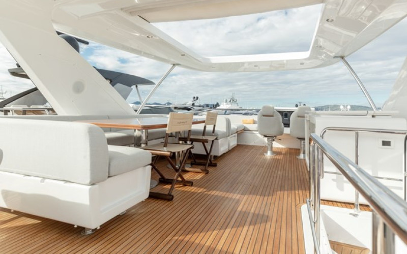 AZIMUT YACHTS Azimut 72 Flybridge SOLSTICE